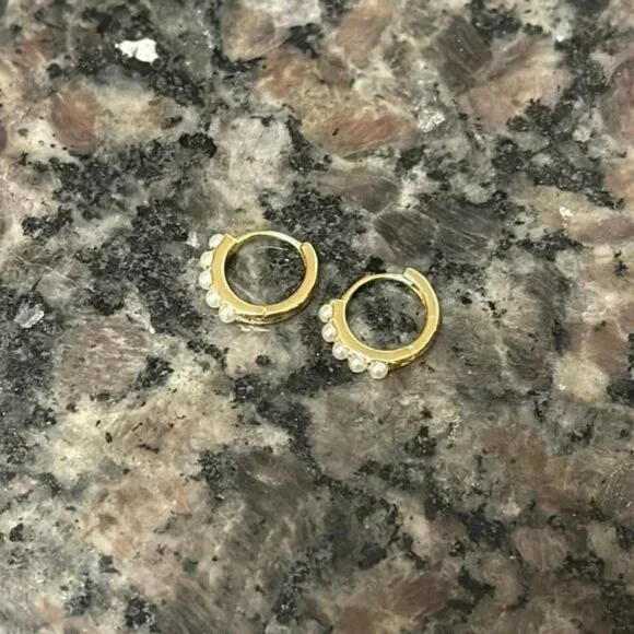 The Eliana white and gold hoops micro Pearl hoop earrings hoops - Picture 2 of 4